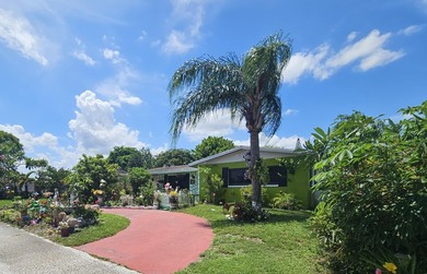 SPECTACULAR SINGLE FAMILY HOME WITH NO HOA located in the heart - photo 1