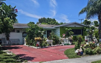 SPECTACULAR SINGLE FAMILY HOME WITH NO HOA located in the heart - photo 2