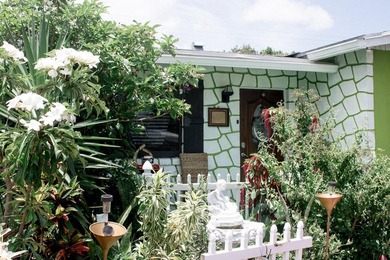 SPECTACULAR SINGLE FAMILY HOME WITH NO HOA located in the heart - photo 3