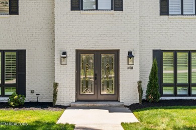 Welcome to this beautifully renovated 5-bedroom, 3.5-bath home - photo 4
