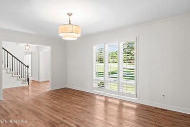Welcome to this beautifully renovated 5-bedroom, 3.5-bath home - photo 8