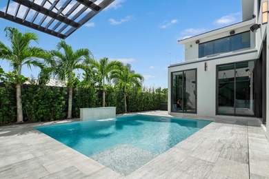 Set on a 9,345+/- square-foot lot, this SoSo residence combines - photo 9