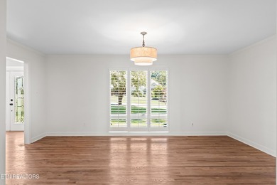 Welcome to this beautifully renovated 5-bedroom, 3.5-bath home - photo 10