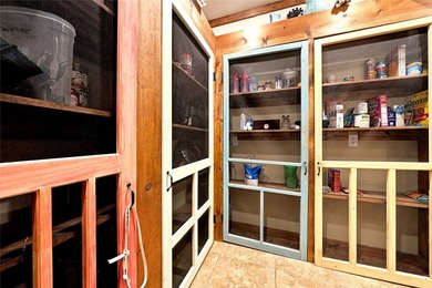 Enjoy the beauty of lake living in this spacious 4-bedroom - photo 19