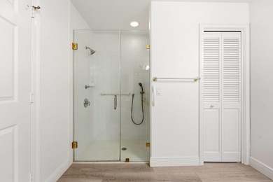 Experience spacious luxury in the largest corner unit in Camden - photo 21