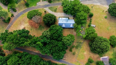 Enjoy the beauty of lake living in this spacious 4-bedroom - photo 26