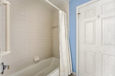 Experience spacious luxury in the largest corner unit in Camden - photo 26