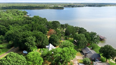 Enjoy the beauty of lake living in this spacious 4-bedroom - photo 28