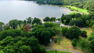 Enjoy the beauty of lake living in this spacious 4-bedroom - photo 30