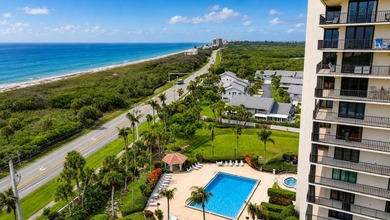 Experience breathtaking Sunrise-to-Sunset living from this - photo 4