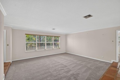Welcome to this beautifully maintained 3-bedroom, 2-bath home - photo 8