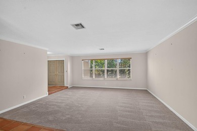 Welcome to this beautifully maintained 3-bedroom, 2-bath home - photo 9