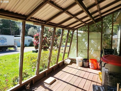 Spacious manufactured home situated on a large city lot - photo 6