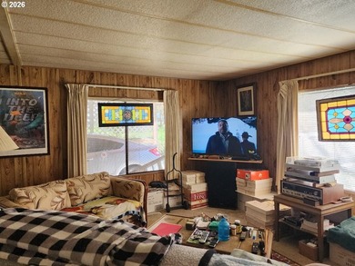 Spacious manufactured home situated on a large city lot - photo 10