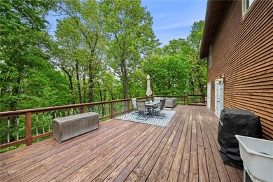 SELLER OFFERING $10,000 IN CLOSING COSTS IF UNDER CONTRACT BY - photo 10