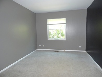 This immaculate end-unit townhome offers 2 bedrooms, 1 1/2 baths - photo 16