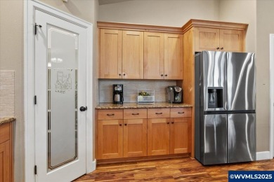 Private 5th bdrm suite w/separate exterior entrance highlights