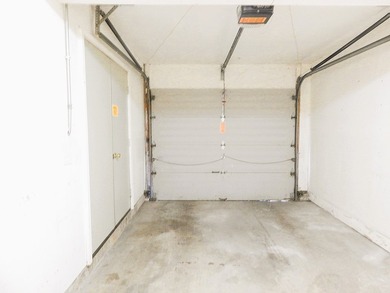 This immaculate end-unit townhome offers 2 bedrooms, 1 1/2 baths - photo 18