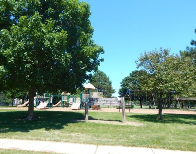 This immaculate end-unit townhome offers 2 bedrooms, 1 1/2 baths - photo 22