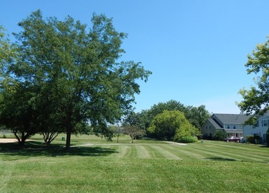 This immaculate end-unit townhome offers 2 bedrooms, 1 1/2 baths - photo 23