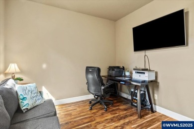 Private 5th bdrm suite w/separate exterior entrance highlights