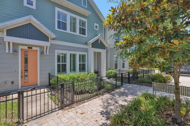 Welcome to this beautifully maintained 2019-built townhome - photo 3