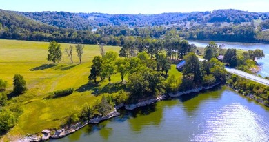 10-acre Lakefront Estate where nothing stands between you and - photo 4