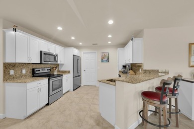 Welcome to 22 Alta Loma in the sought-after Spanish Lakes One - photo 7