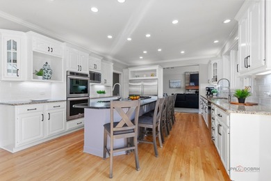 Welcome to an extraordinary all-brick estate in the prestigious - photo 10