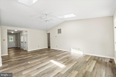 Welcome to this beautifully refreshed 3-bedroom, 2-bath rambler - photo 11