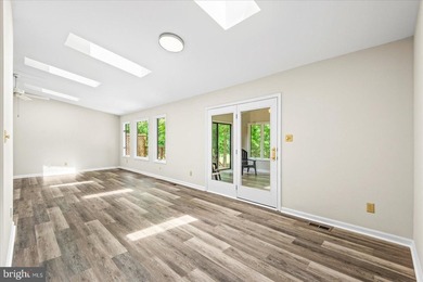 Welcome to this beautifully refreshed 3-bedroom, 2-bath rambler - photo 13