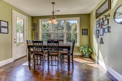 Live in Your Second Favorite Resort Vacation: Serene 5-Bedroom - photo 14