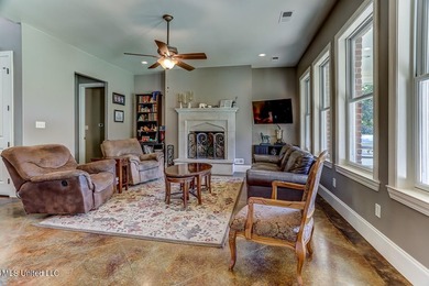 Live in Your Second Favorite Resort Vacation: Serene 5-Bedroom - photo 18