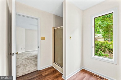 Welcome to this beautifully refreshed 3-bedroom, 2-bath rambler - photo 25