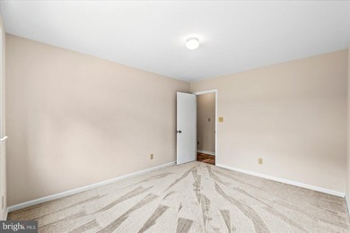 Welcome to this beautifully refreshed 3-bedroom, 2-bath rambler - photo 27