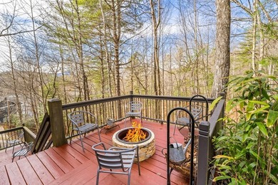 This wonderful Craftsman home with seasonal mountain and lake - photo 9