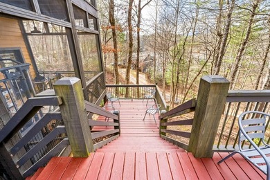 This wonderful Craftsman home with seasonal mountain and lake - photo 10