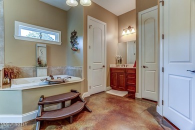 Live in Your Second Favorite Resort Vacation: Serene 5-Bedroom - photo 31
