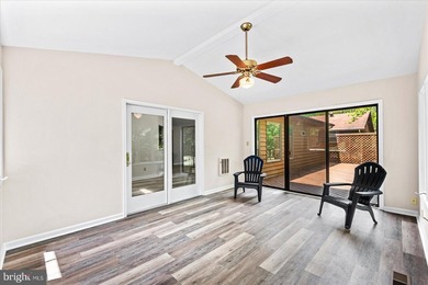 Welcome to this beautifully refreshed 3-bedroom, 2-bath rambler - photo 33