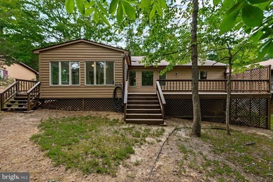 Welcome to this beautifully refreshed 3-bedroom, 2-bath rambler - photo 35
