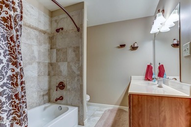 Live in Your Second Favorite Resort Vacation: Serene 5-Bedroom - photo 38