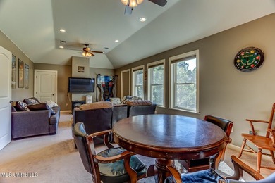 Live in Your Second Favorite Resort Vacation: Serene 5-Bedroom - photo 40