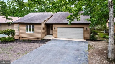 Welcome to this beautifully refreshed 3-bedroom, 2-bath rambler - photo 41