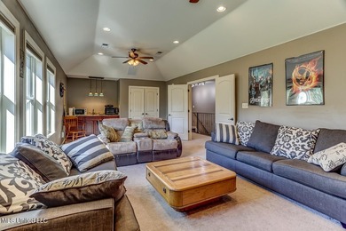 Live in Your Second Favorite Resort Vacation: Serene 5-Bedroom - photo 43
