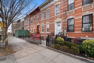 An exceptional investment opportunity in the heart of East New - photo 1