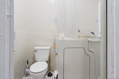 An exceptional investment opportunity in the heart of East New - photo 9