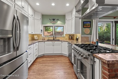 Timeless craftsmanship meets modern luxury at this exceptional - photo 11
