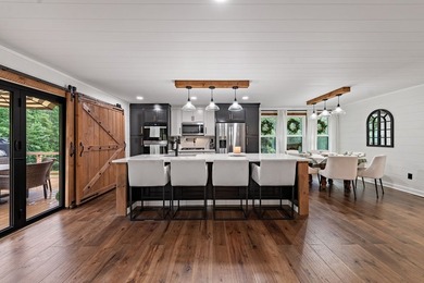 Modern Mountain Sanctuary: The Best of Both Worlds Welcome to - photo 11