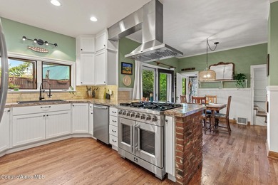 Timeless craftsmanship meets modern luxury at this exceptional - photo 14
