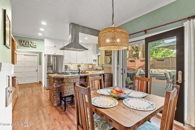 Timeless craftsmanship meets modern luxury at this exceptional - photo 15